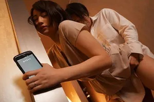 Vợ yêu đi họp lớp rồi chịch với nyc mặc cho người chồng ở nhà chờ